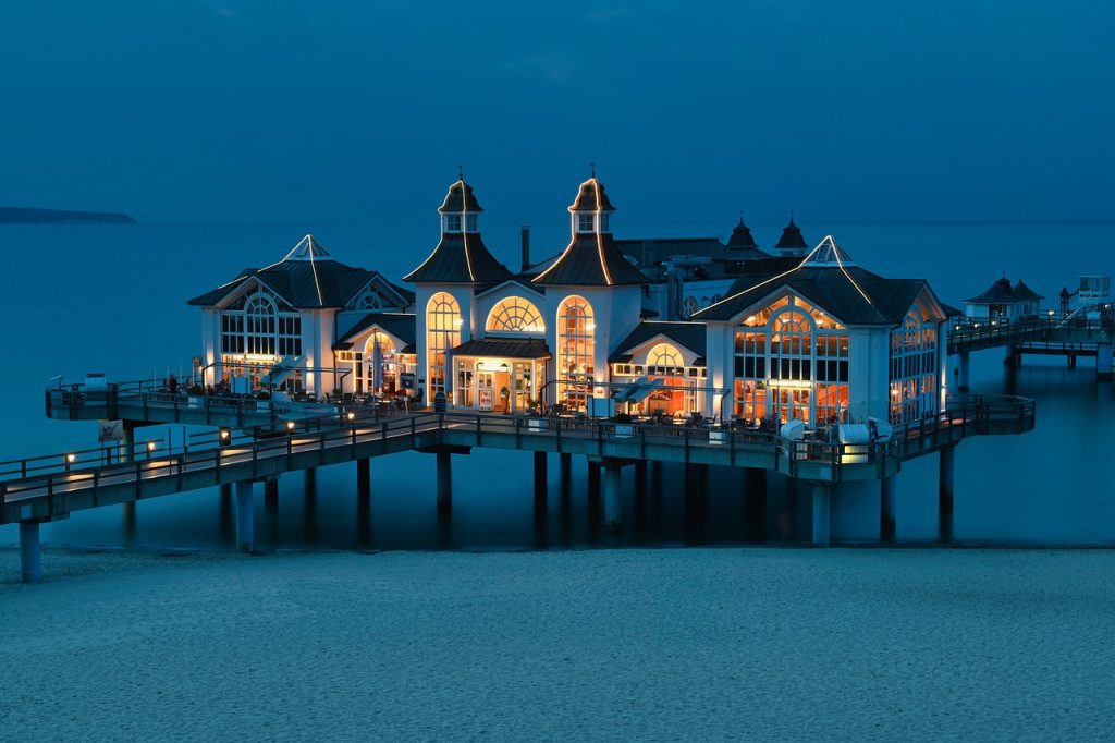 restaurant sur la mer